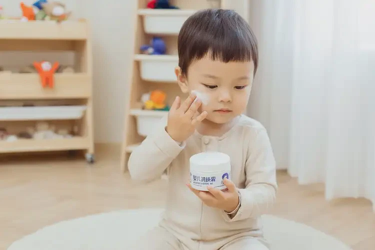 幼兒面部起濕疹能靠自己自愈嗎(圖1)