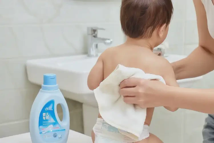 嬰兒屁股長濕疹能夠徹底治愈嗎(圖3)