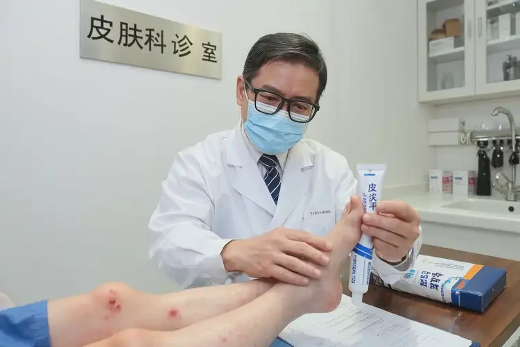 兒童腳上容易起濕疹不管它會(huì)自己自愈嗎(圖3)