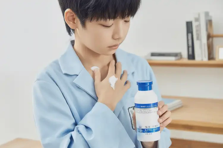 中學(xué)生脖子上容易起濕疹能夠徹底治愈嗎(圖3)