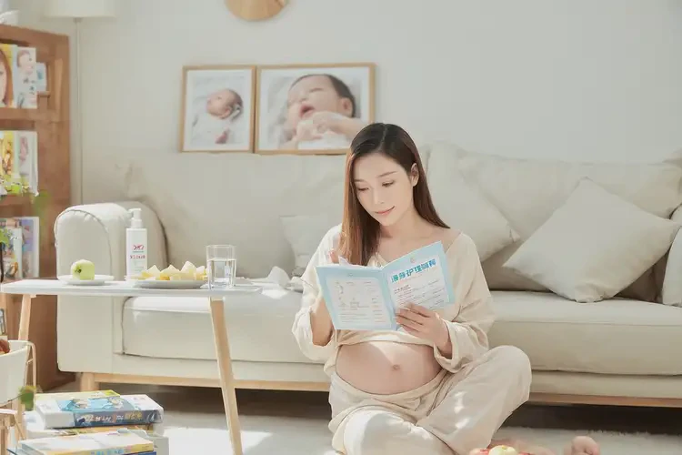 哺乳期媽媽面部經(jīng)常長濕疹可不可以徹底自愈(圖1)