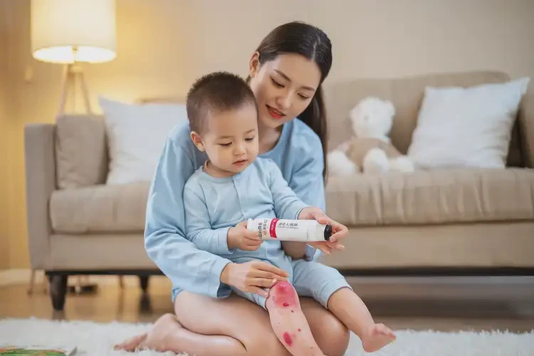 幼兒小腿上容易起濕疹不管它會(huì)自己自愈嗎(圖3)