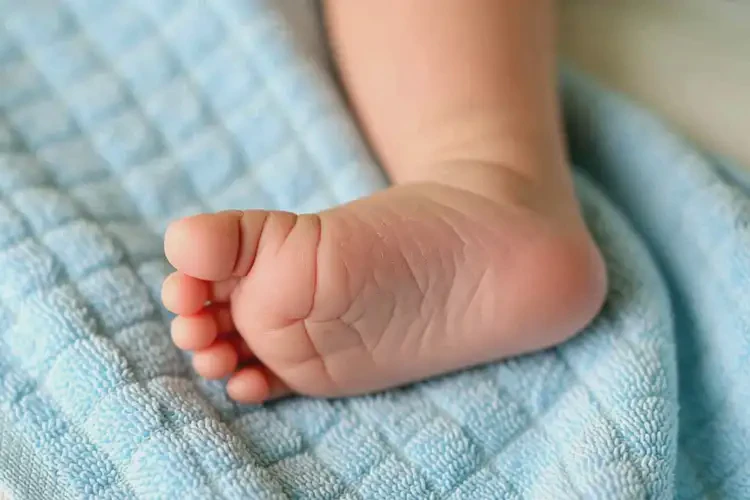 嬰幼兒腳上容易長濕疹能靠自己自愈嗎(圖2)