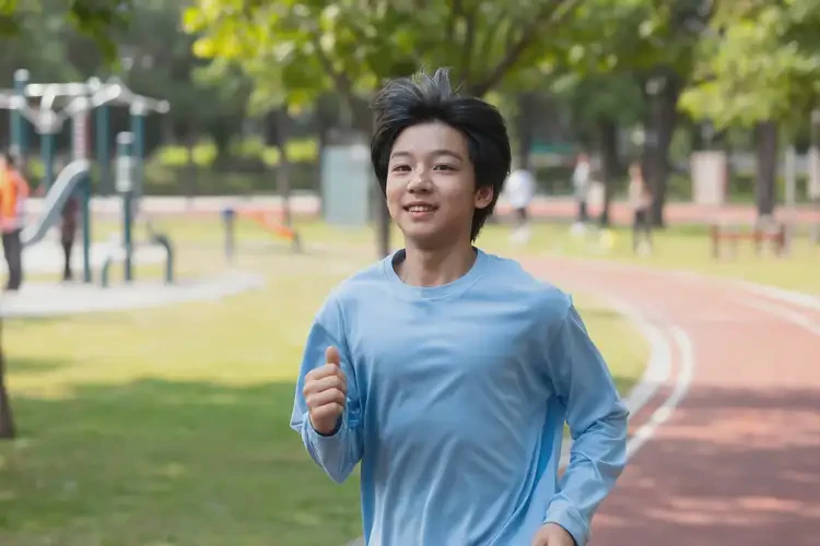 中學(xué)生小腿上出現(xiàn)濕疹能徹底自愈嗎(圖1)