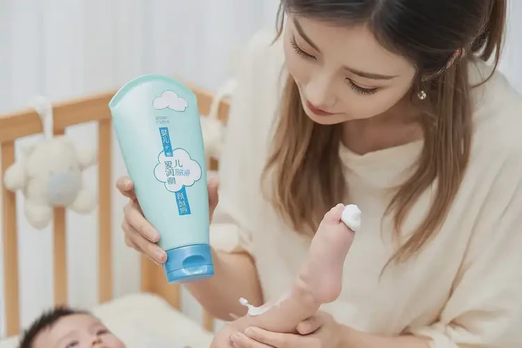 嬰兒小腿有濕疹能夠徹底治愈嗎(圖4)