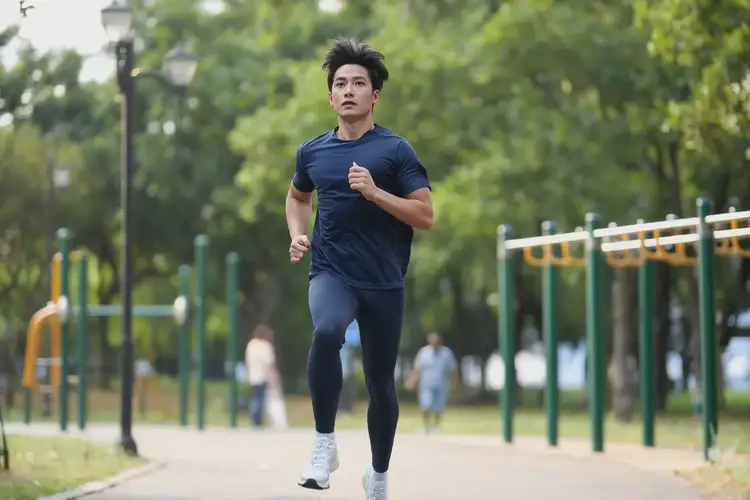 男生脖子容易起濕疹不管它會自己自愈嗎(圖1)