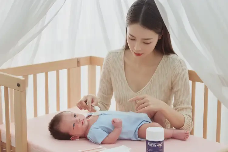 小兒脖子上容易長(zhǎng)濕疹不管它會(huì)自己好嗎(圖3)