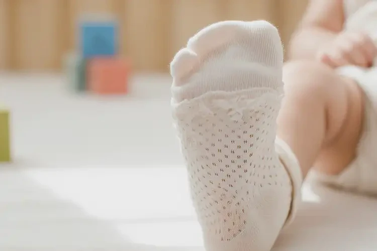 寶寶腳上容易起濕疹能夠徹底治愈嗎(圖2)