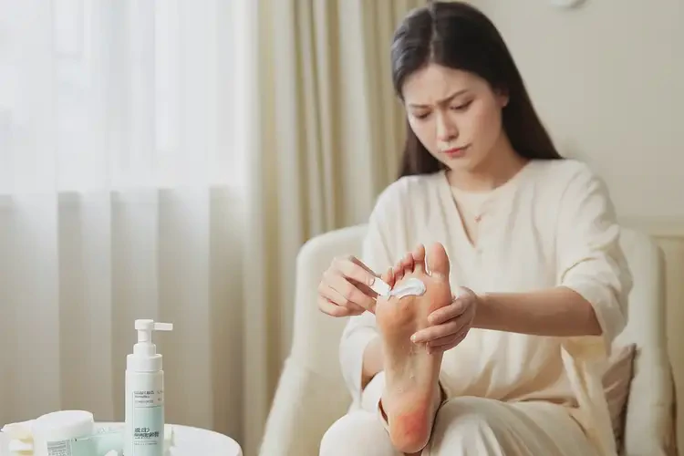 哺乳期媽媽腳上出現(xiàn)濕疹不管它會(huì)自己自愈嗎(圖3)