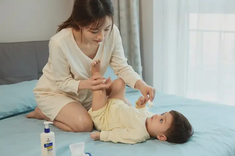 幼兒四肢出濕疹不管它會(huì)自己自愈嗎(圖2)