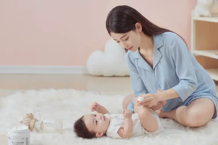 寶寶手臂上偶爾起濕疹不管它會自己自愈嗎(圖2)