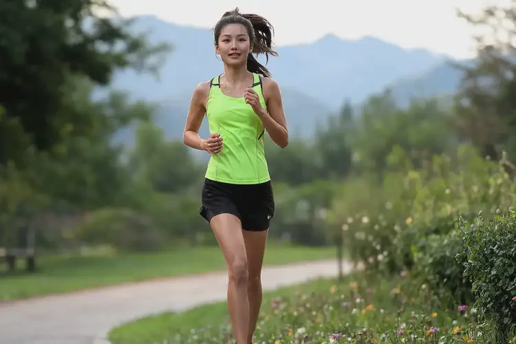 女人大腿經(jīng)常起濕疹不管它會(huì)自己自愈嗎(圖1)