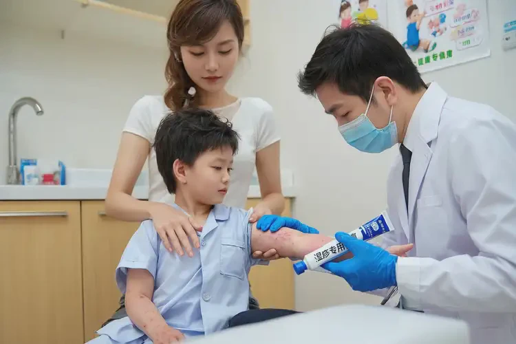 少兒四肢經(jīng)常起濕疹能夠徹底治愈嗎(圖4)