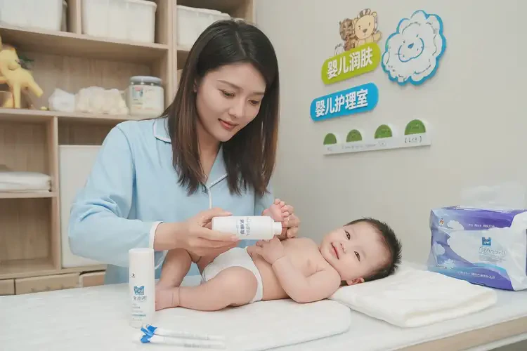 寶寶屁股上偶爾起濕疹能徹底自愈嗎(圖2)