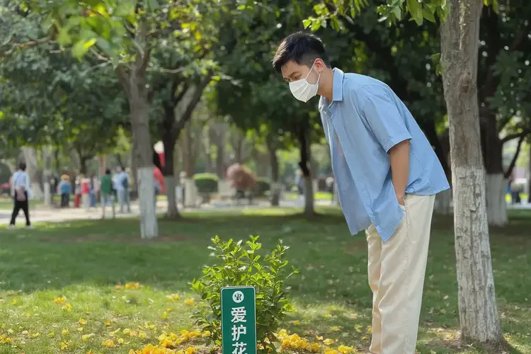 青年人手臂上偶爾起濕疹能徹底自愈嗎(圖1)