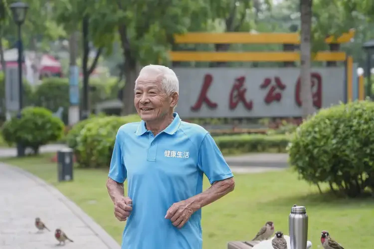 老年人肚子经常长湿疹可不可以彻底自愈(图1)