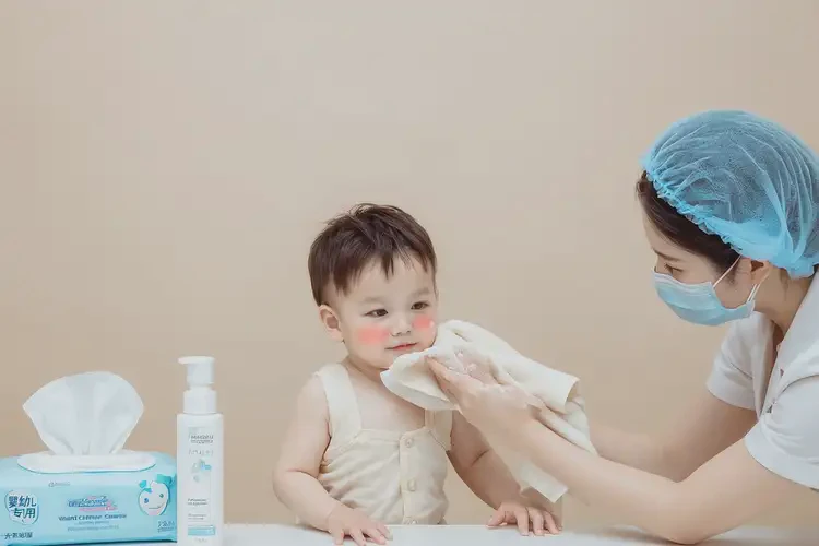 幼兒臉上經常起濕疹不管它會自己痊愈嗎(圖1)