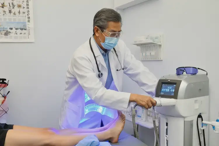 青少年大腿出現(xiàn)濕疹不管它會自己自愈嗎(圖2)