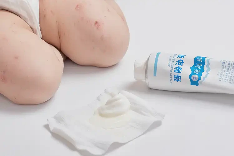 孩子屁股上出現(xiàn)濕疹可以徹底自愈嗎(圖3)