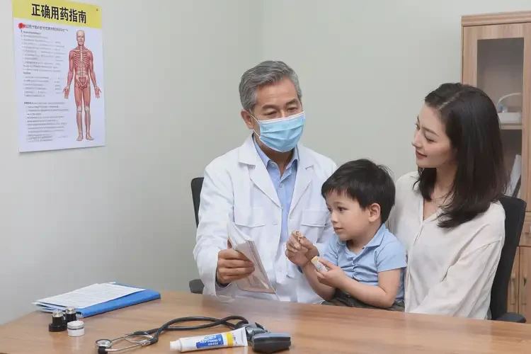 嬰幼兒全身偶爾起濕疹能夠徹底治愈嗎(圖2)