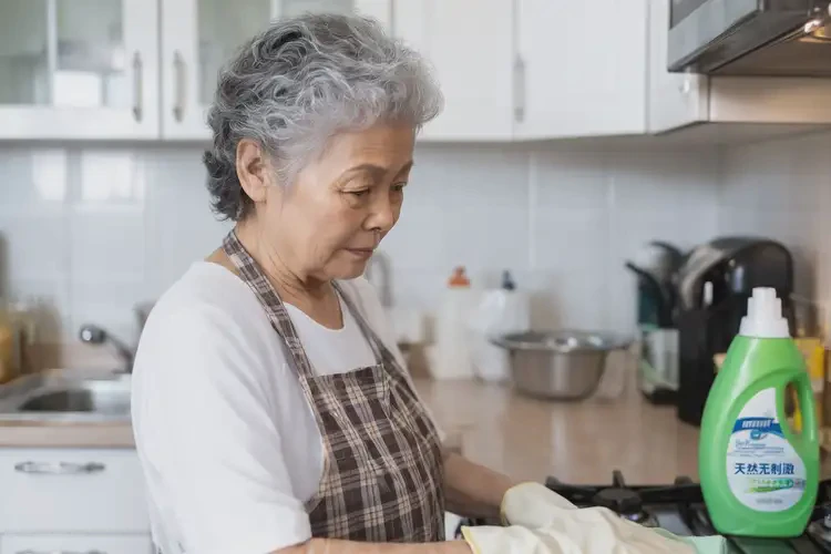 老年人手上偶爾長濕疹可以徹底自愈嗎(圖2)