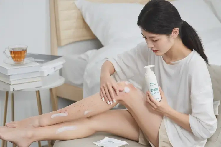 女性身上起濕疹不管它會自己痊愈嗎(圖1)