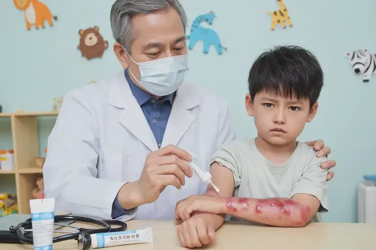 小兒身上出現(xiàn)濕疹可以徹底自愈嗎(圖3)