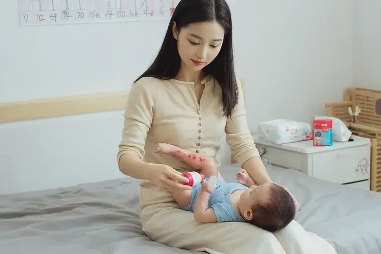 嬰幼兒小腿上容易起濕疹不管它會自己好嗎(圖3)