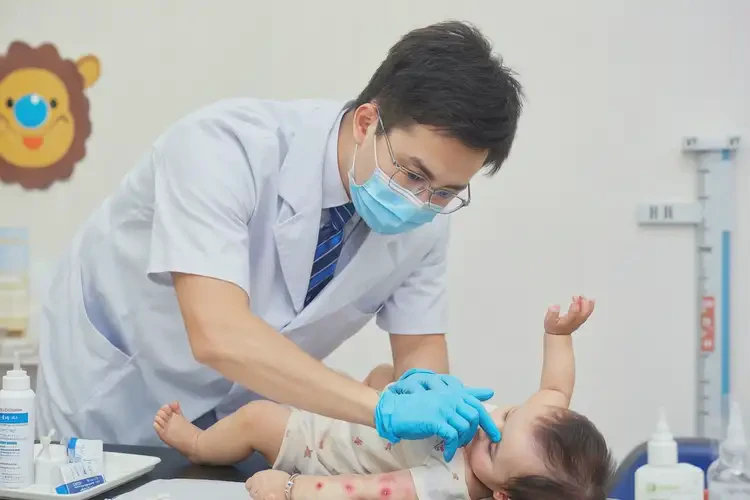 嬰幼兒手臂上起濕疹能夠徹底治愈嗎(圖2)