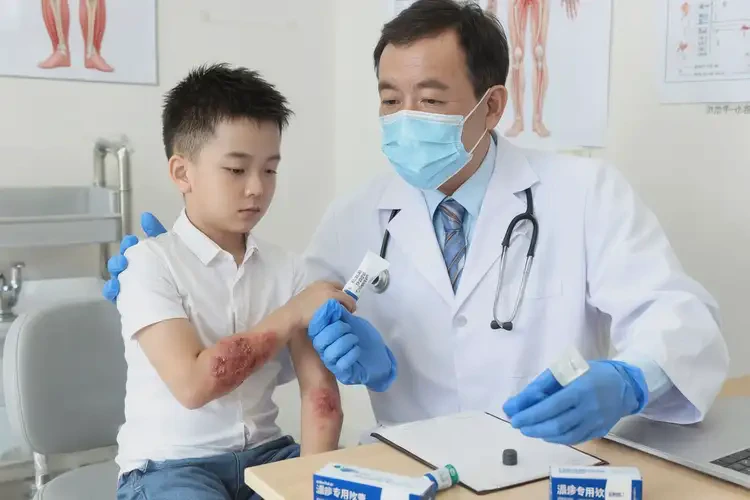 兒童四肢容易起濕疹可不可以徹底自愈(圖3)