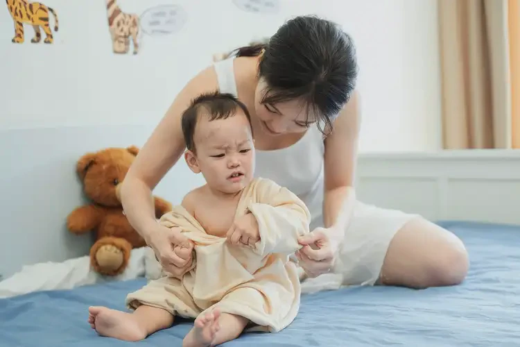 小孩屁股長濕疹不管它會(huì)自己痊愈嗎(圖2)