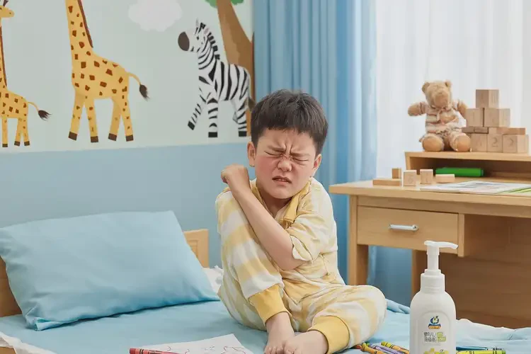 小孩屁股長濕疹不管它會(huì)自己痊愈嗎(圖1)