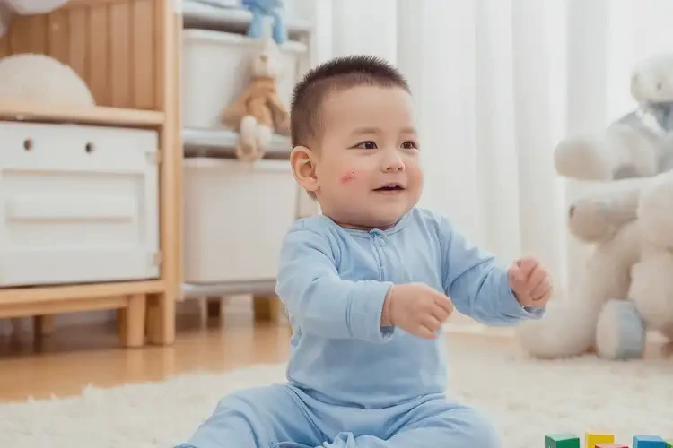 寶寶手臂出濕疹能徹底自愈嗎(圖1)