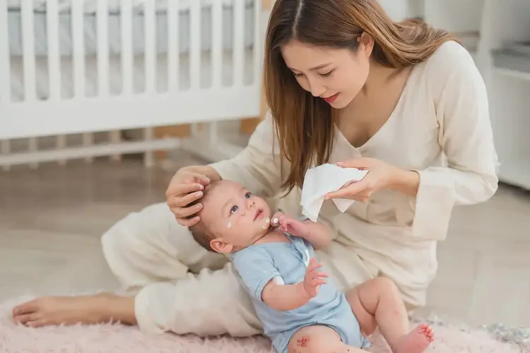 新生兒脖子偶爾長(zhǎng)濕疹能徹底自愈嗎(圖3)