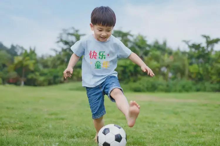 小孩腳上偶爾長濕疹能夠徹底治愈嗎(圖1)