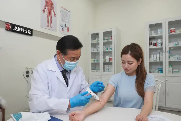 女人肚子偶爾起濕疹可以徹底自愈嗎(圖2)