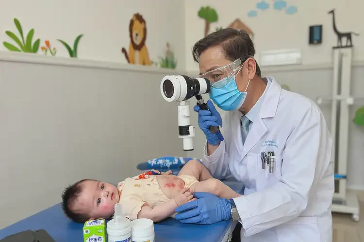 嬰幼兒肚子上出現(xiàn)濕疹能徹底自愈嗎(圖2)