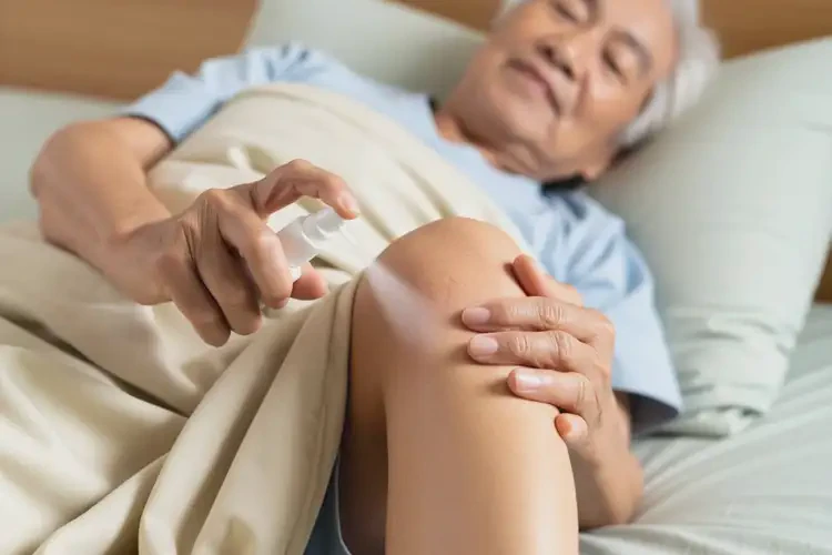 高齡老人大腿上經(jīng)常起濕疹能夠徹底治愈嗎(圖2)