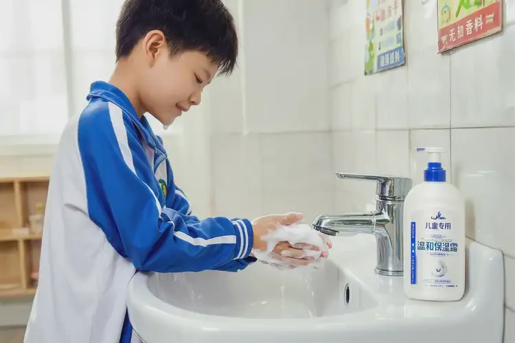 中學(xué)生手上偶爾長濕疹可以徹底自愈嗎(圖3)