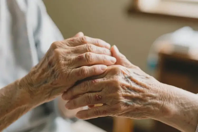 老年人手上起濕疹可以徹底自愈嗎(圖4)