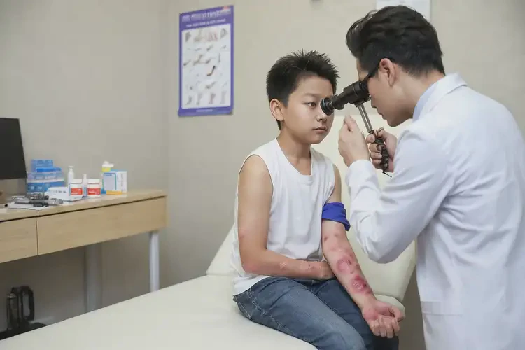 青少年手上經(jīng)常起濕疹能靠自己自愈嗎(圖4)