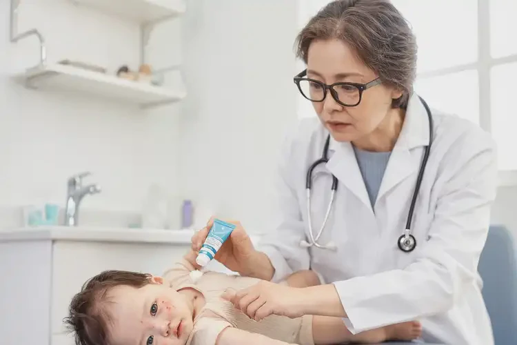 嬰兒面部出濕疹可不可以徹底自愈(圖1)