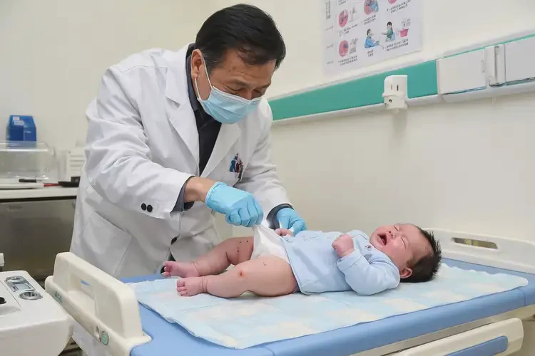 小孩屁股偶爾起濕疹能夠徹底治愈嗎(圖2)