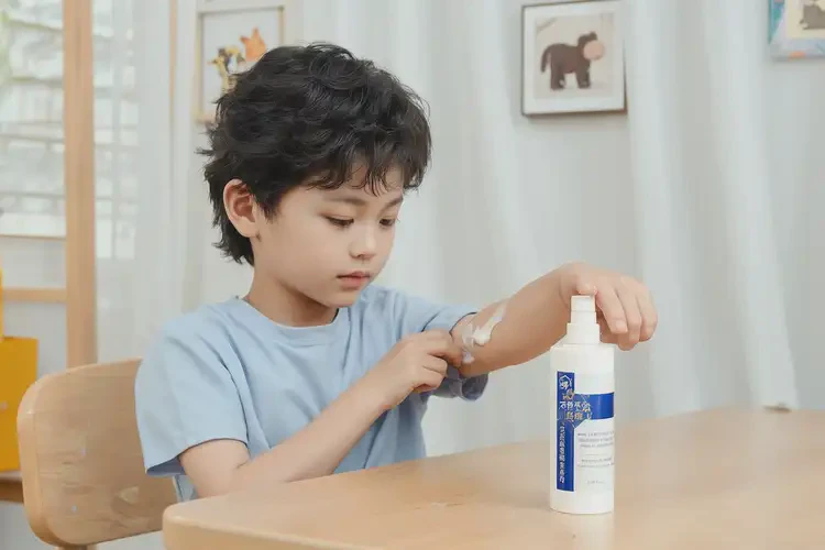 少兒脖子容易起濕疹不管它會(huì)自己自愈嗎(圖2)