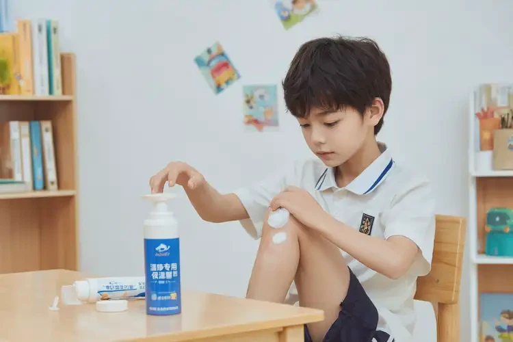 小學(xué)生小腿上起濕疹可不可以徹底自愈(圖2)