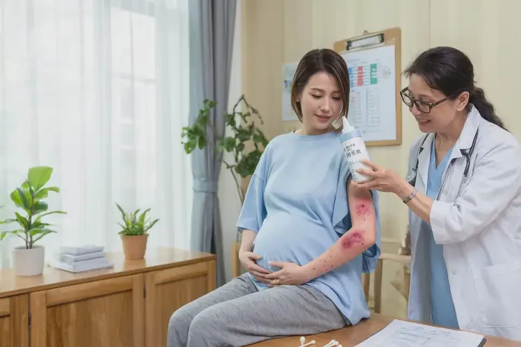 產(chǎn)婦四肢出現(xiàn)濕疹不管它會(huì)自己痊愈嗎(圖2)