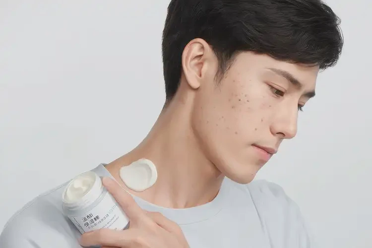 青年人脖子容易長濕疹不管它會自己好嗎(圖3)