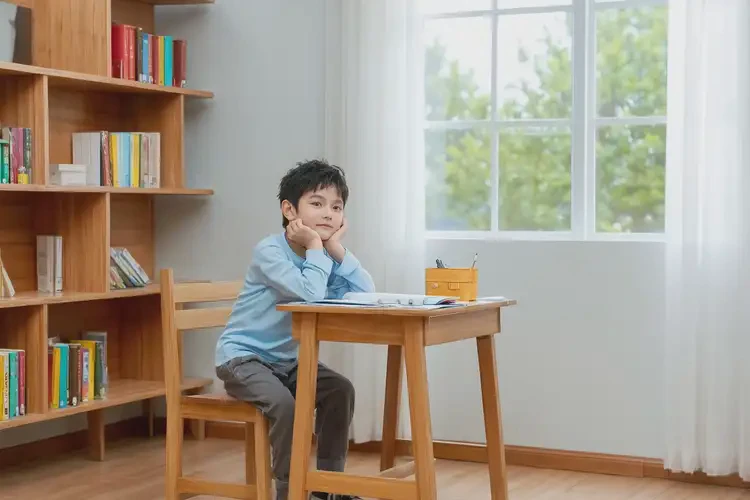 小学生大腿上起湿疹不管它会自己好吗(图1)