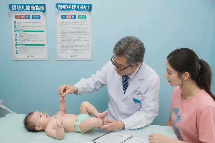 嬰兒屁股經(jīng)常長(zhǎng)濕疹能夠徹底治愈嗎(圖1)