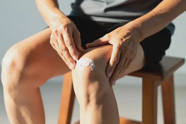 高齡老人大腿上經(jīng)常起濕疹能夠徹底治愈嗎(圖1)